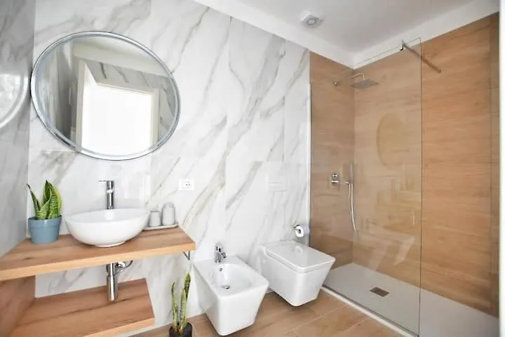 פלרמו Diamante Luxury Rooms 0*,  איטליה